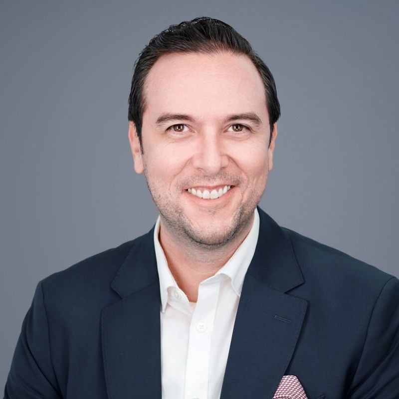 César Esteves